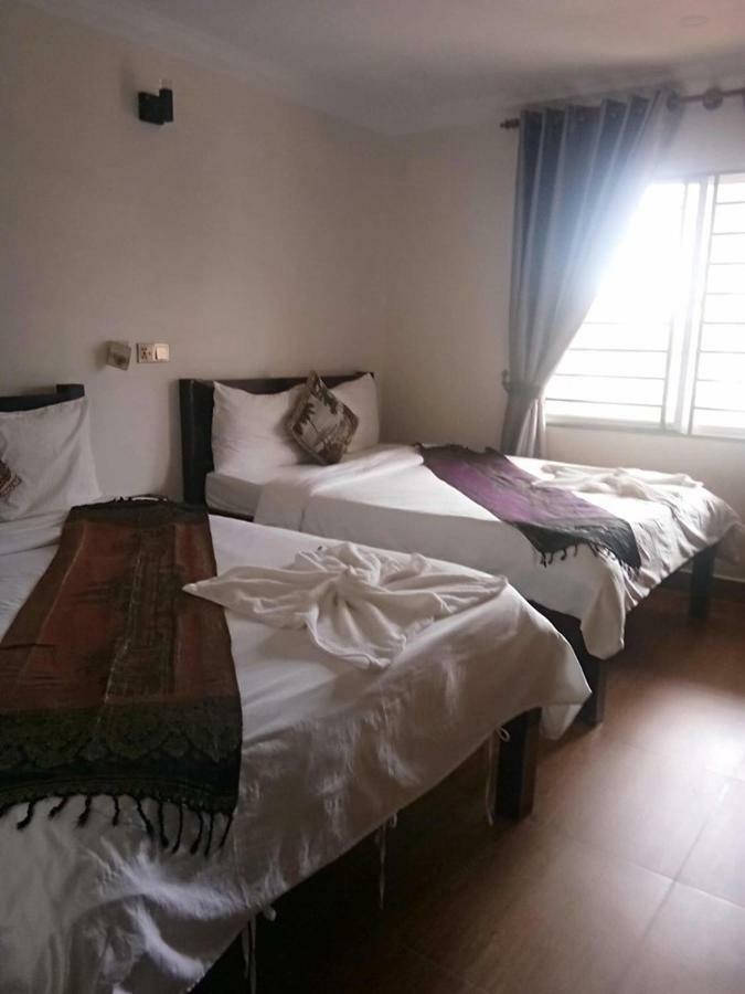 Twin Home Guesthouse Kampot Esterno foto