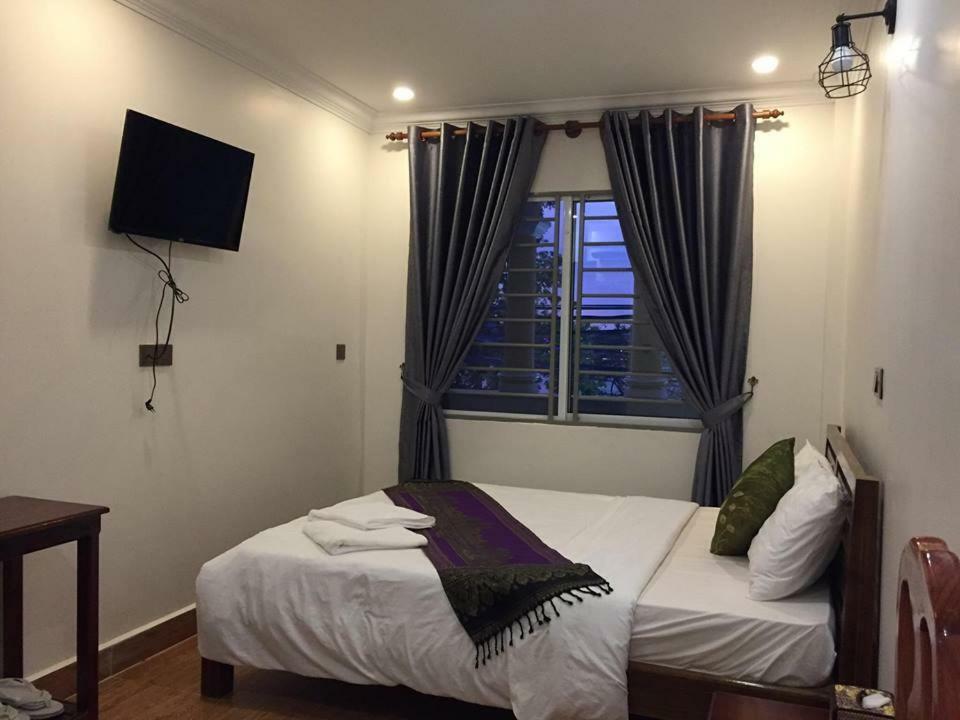Twin Home Guesthouse Kampot Esterno foto